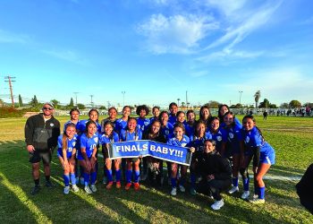 Girls ERHS Soccer Team e1680569073124